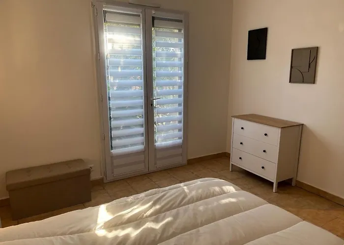 Provencale Calme Avec Piscine Privee Fréjus