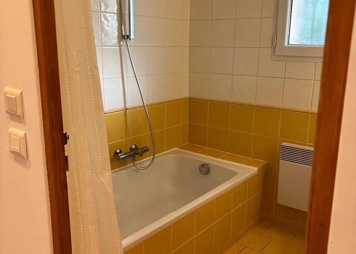 Provencale Calme Avec Piscine Privee Villa *