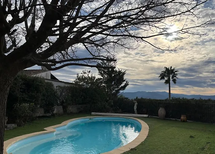 Provencale Calme Avec Piscine Privee * Fréjus